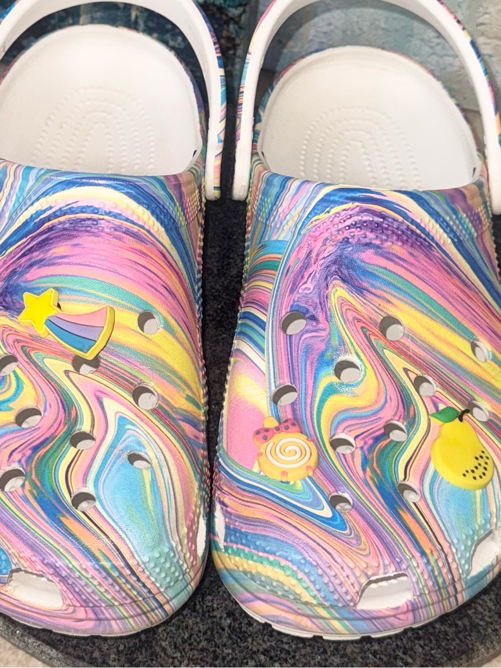 Crocs OUT OF THIS WORLD Multi clogs women’s sandals shoes size 11 men size 9 - Picture 12 of 14